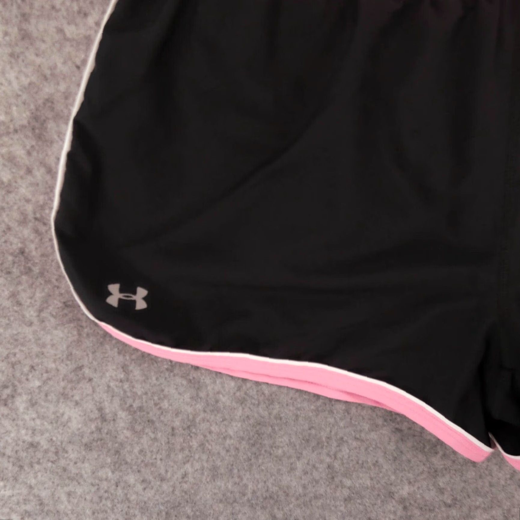 Under Armour Under Armour Shorts Women Medium Lined Black Pink Elastic Waist Drawstring Logo Size 24" / US 00 / IT 34 - 3 Thumbnail