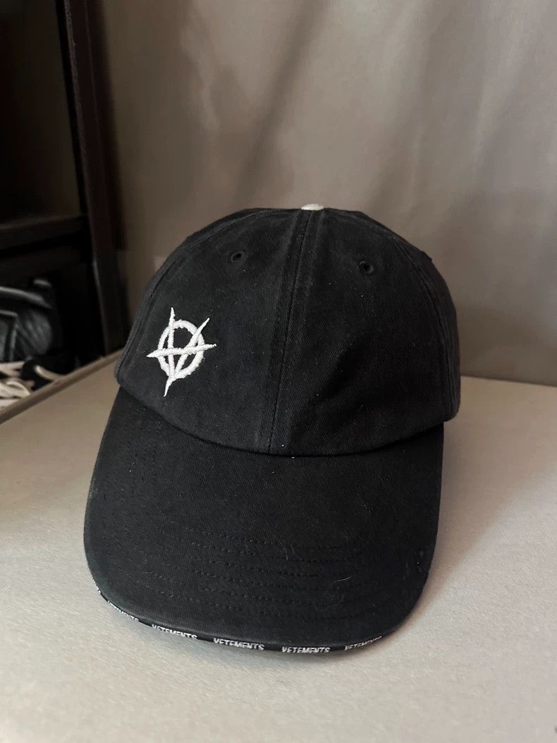 Vetements Vetements Anti-war logo baseball cap Size ONE SIZE - 1 Thumbnail