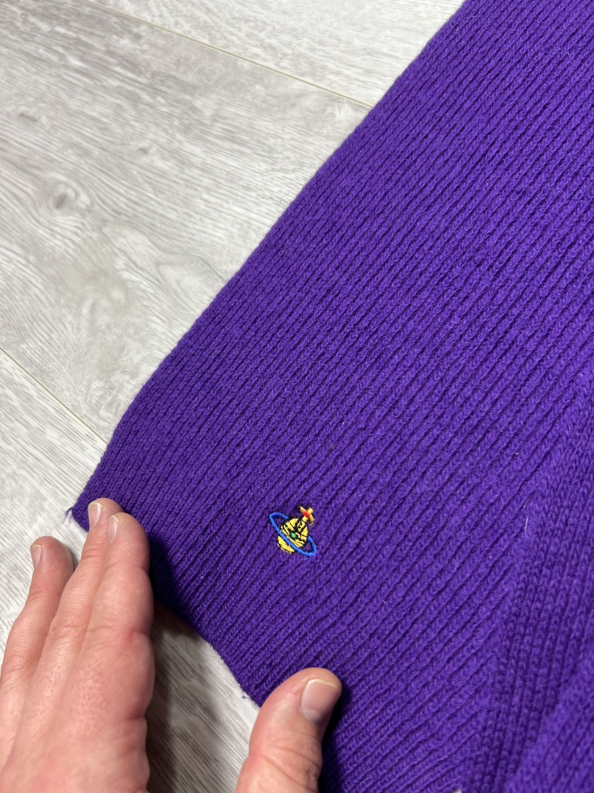 Vivienne Westwood Vivienne Westwood Ribbed Scarf Muffler Embroidered Orbs Logo Size ONE SIZE - 6 Thumbnail