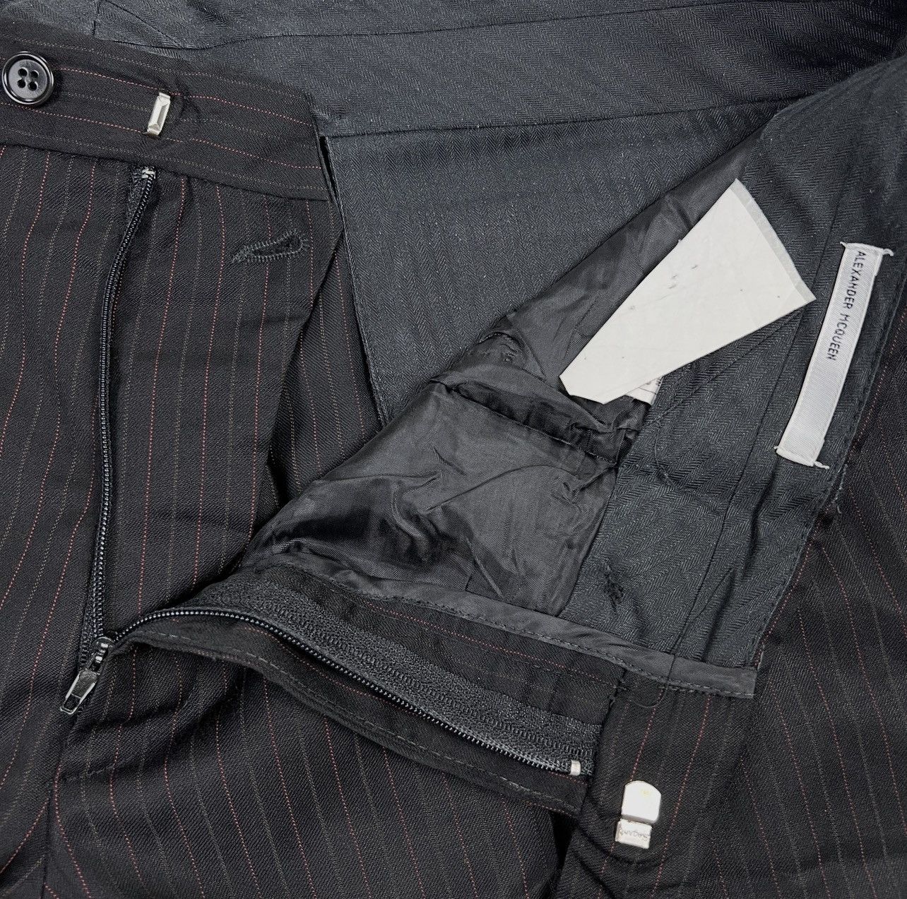 Alexander McQueen Vintage Alexander McQueen Men’s Suit Pinstripe 100% Wool Size 46R - 11 Thumbnail