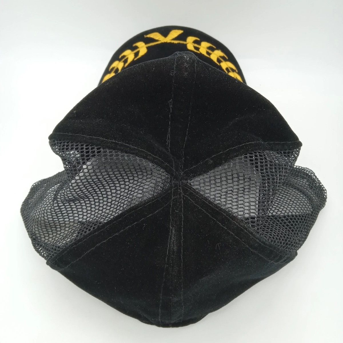Other 970s Black Velvet Embroidered Souvenir Trucker Hat Mesh Back Size ONE SIZE - 3 Thumbnail