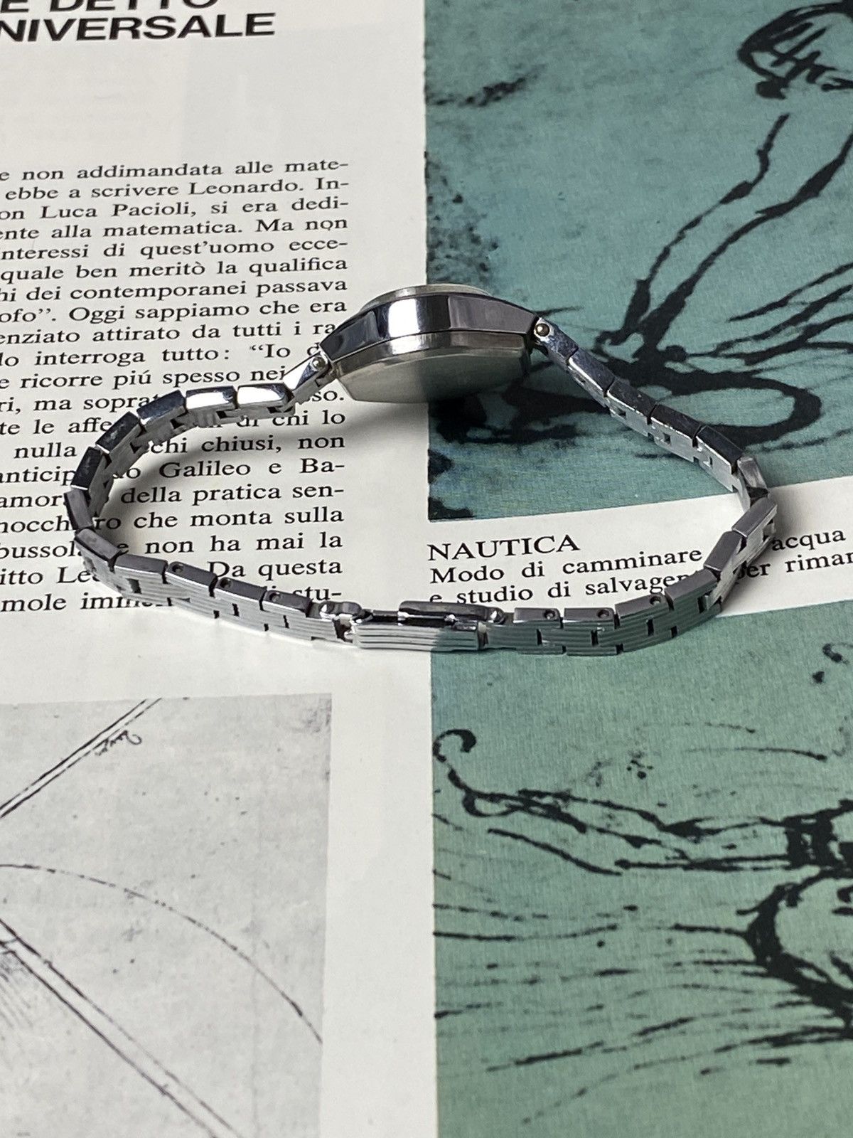 Vintage Vintage Luch Ladies Watch USSR Oval Retro Futuristic Rare Size ONE SIZE - 4 Thumbnail