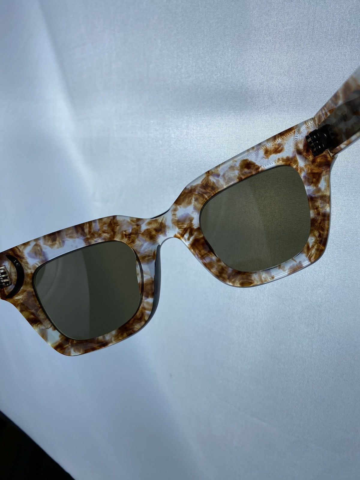 Other Kaibosh City Survivor Caribbean Corals Sunglasses Size ONE SIZE - 15 Thumbnail