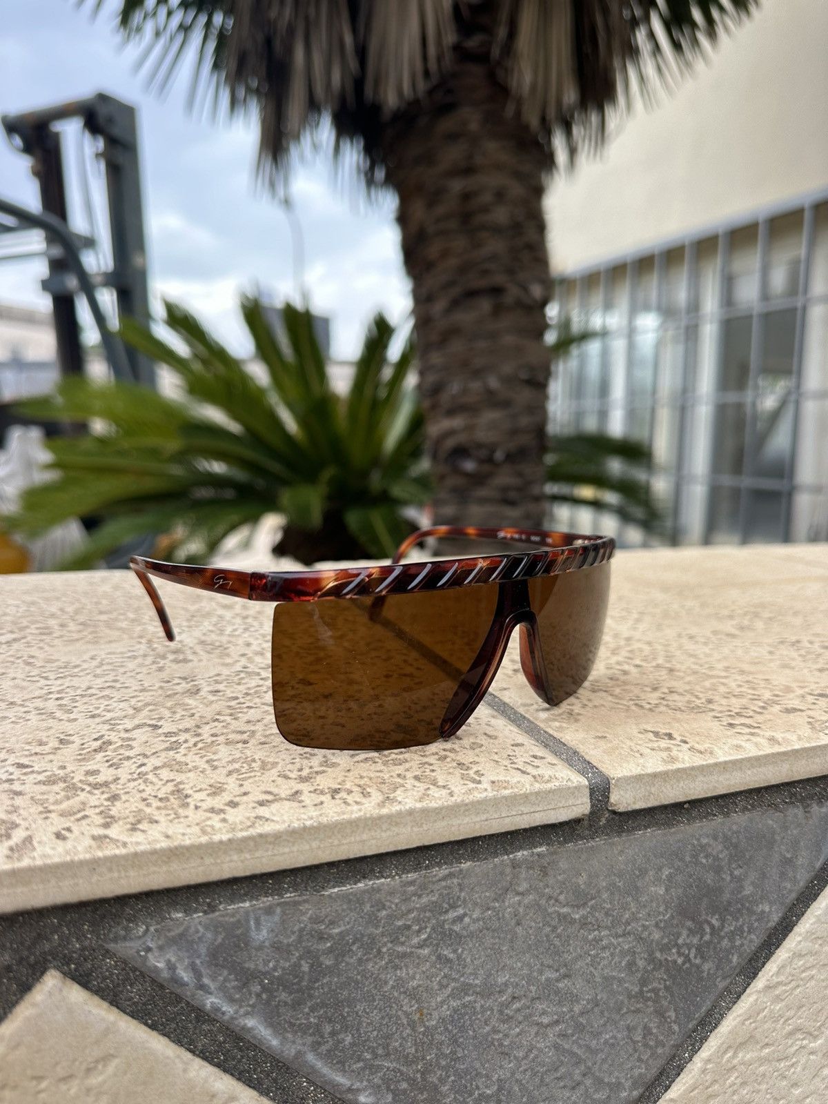 Versace Genny Versace Sunglasses 148-S Vintage 1990s Size ONE SIZE - 1 Thumbnail
