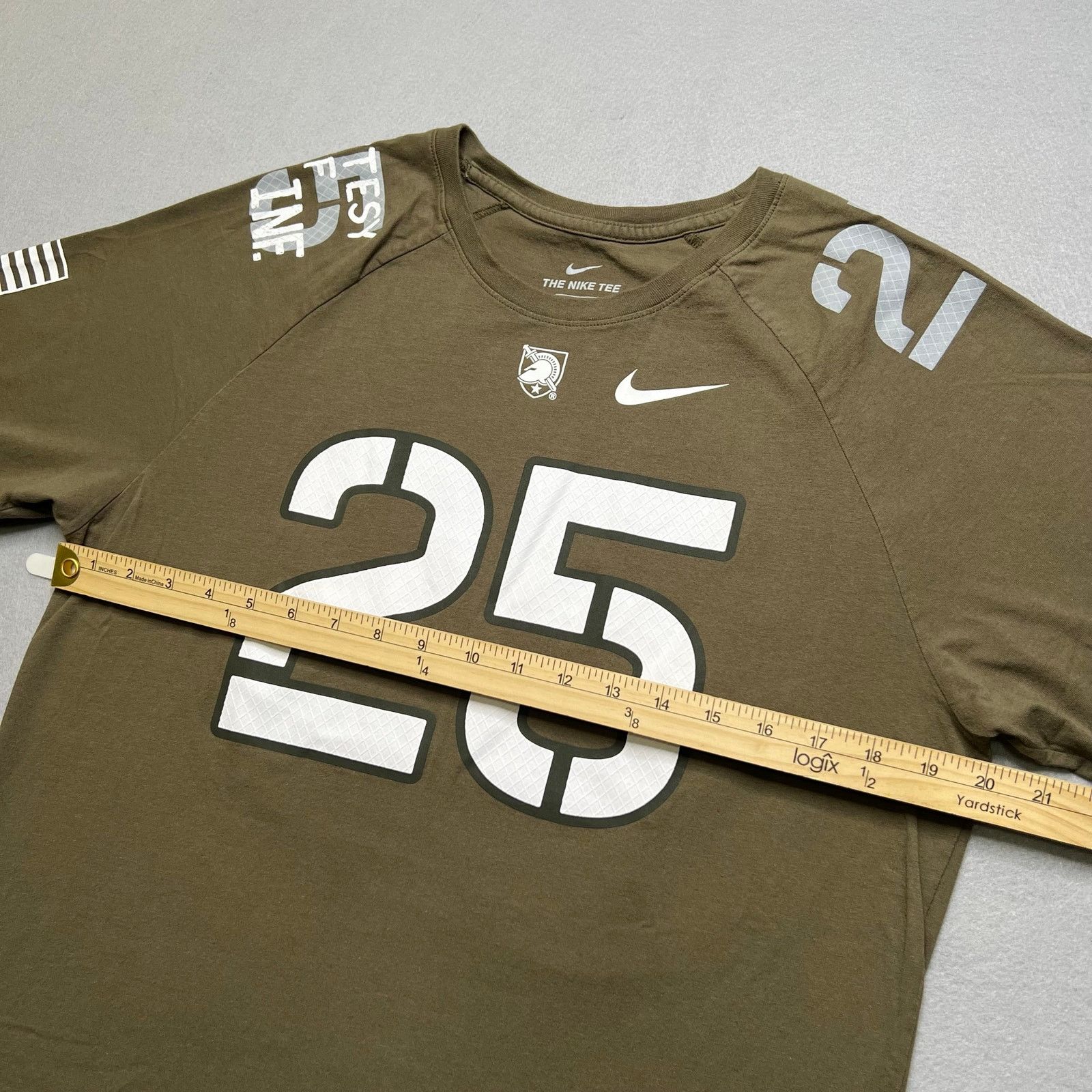 Nike Nike Army Football Army Black Knights Rivalry T Shirt L Size US L / EU 52-54 / 3 - 5 Thumbnail