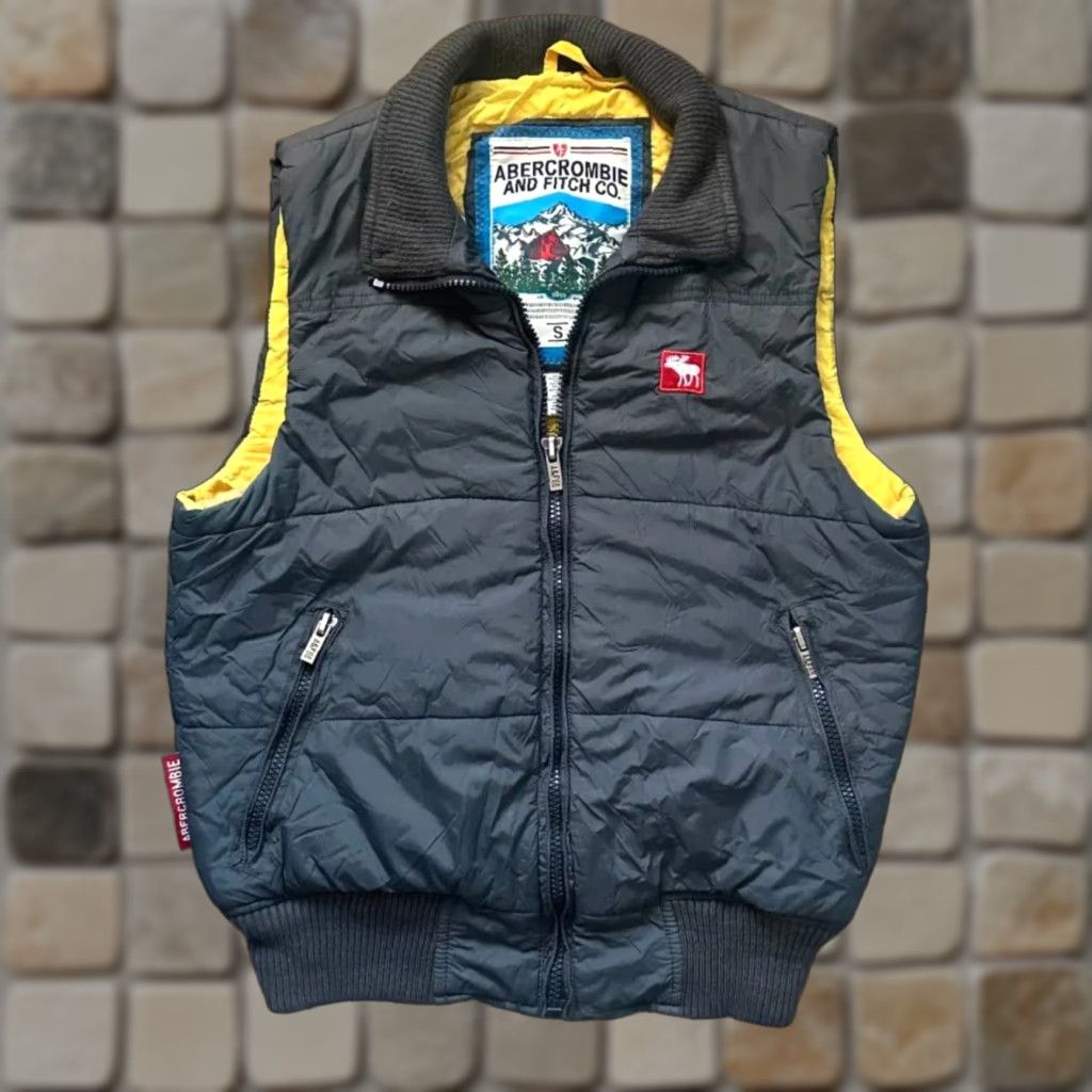 Abercrombie & Fitch VINTAGE Abercrombie & Fitch Vest Puffer Nylon Gray Size S Mens Down vest Size US S / EU 44-46 / 1 - 1 Thumbnail