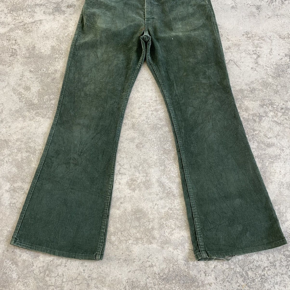 Levi's Vintage 1973 Levis 646 Faded Green Corduroy Flared Jeans Size US 31 - 5 Thumbnail