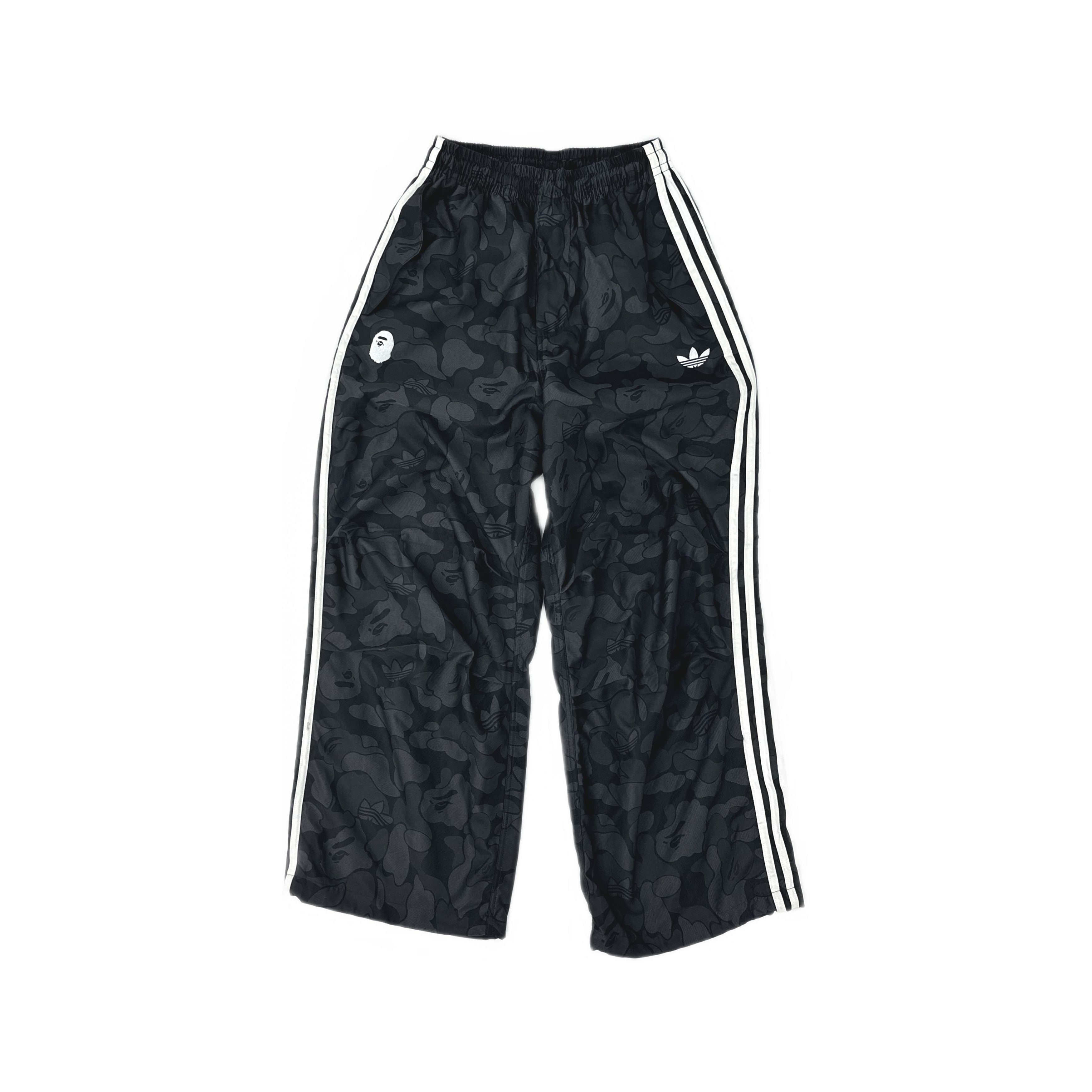 Bape Adidas Originals x BAPE Jacquard Camo Sweatpants Size XS Size US 28 / EU 44 - 1 Thumbnail