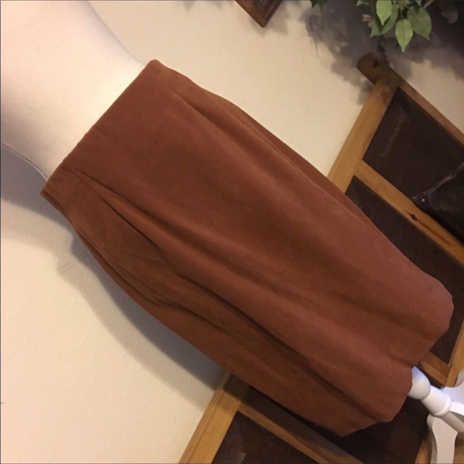Other Lori Weidner suede like cognac brown midi skirt 10 Size 32" / US 10 / IT 46 - 2 Thumbnail
