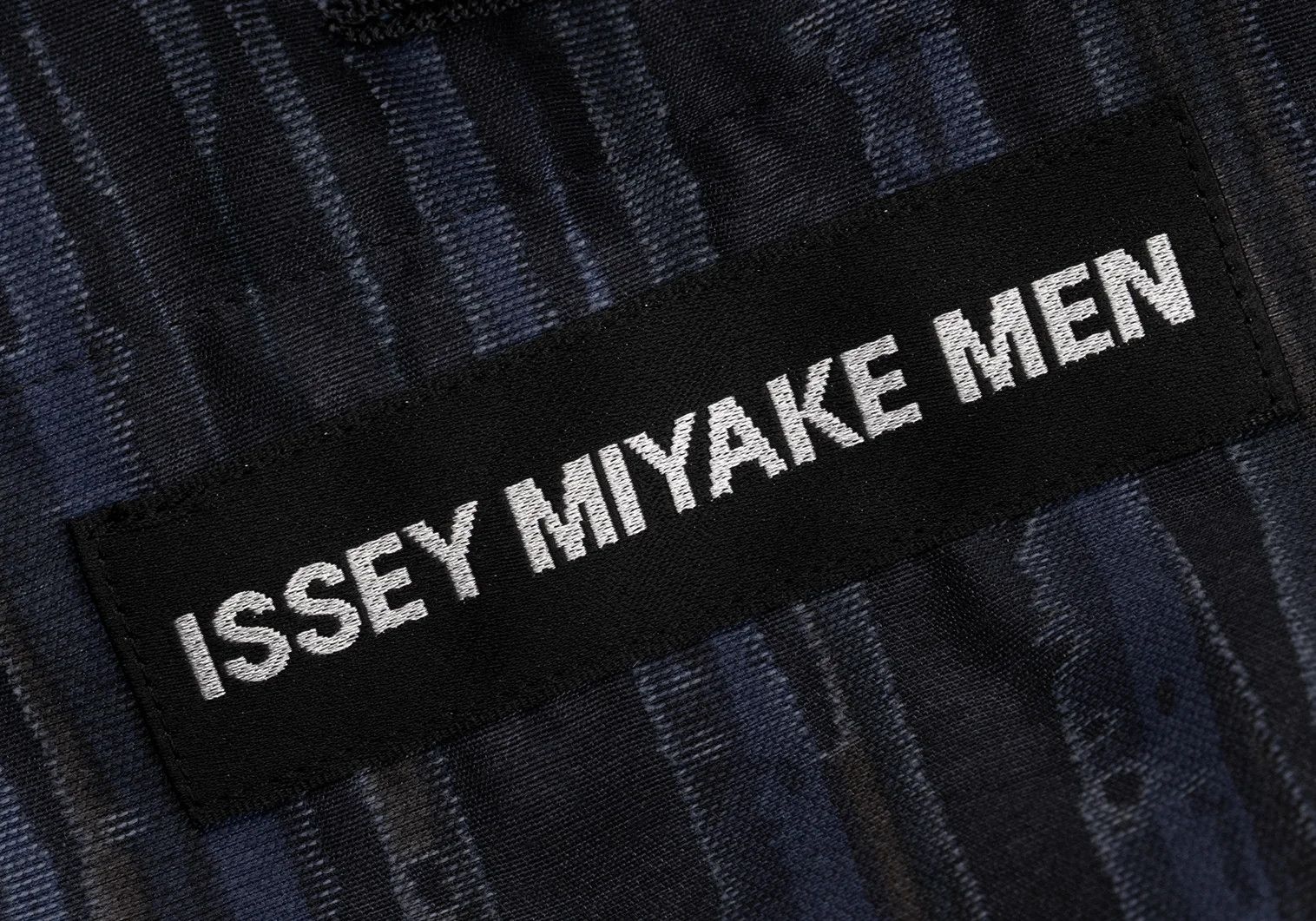 Issey Miyake Cotton-Polyester Striped Jacket in Blue Size 2 Size US M / EU 48-50 / 2 - 18 Thumbnail