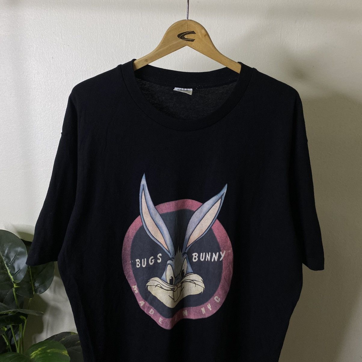 GU GU x Looney Tunes Bugs Bunny Big Graphic Collaboration Tee Size US XL / EU 56 / 4 - 2 Thumbnail