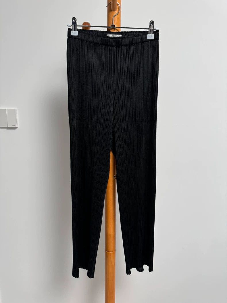 Issey Miyake Issey Miyake size:2 Black pleated trousers Size 22" - 1 Thumbnail