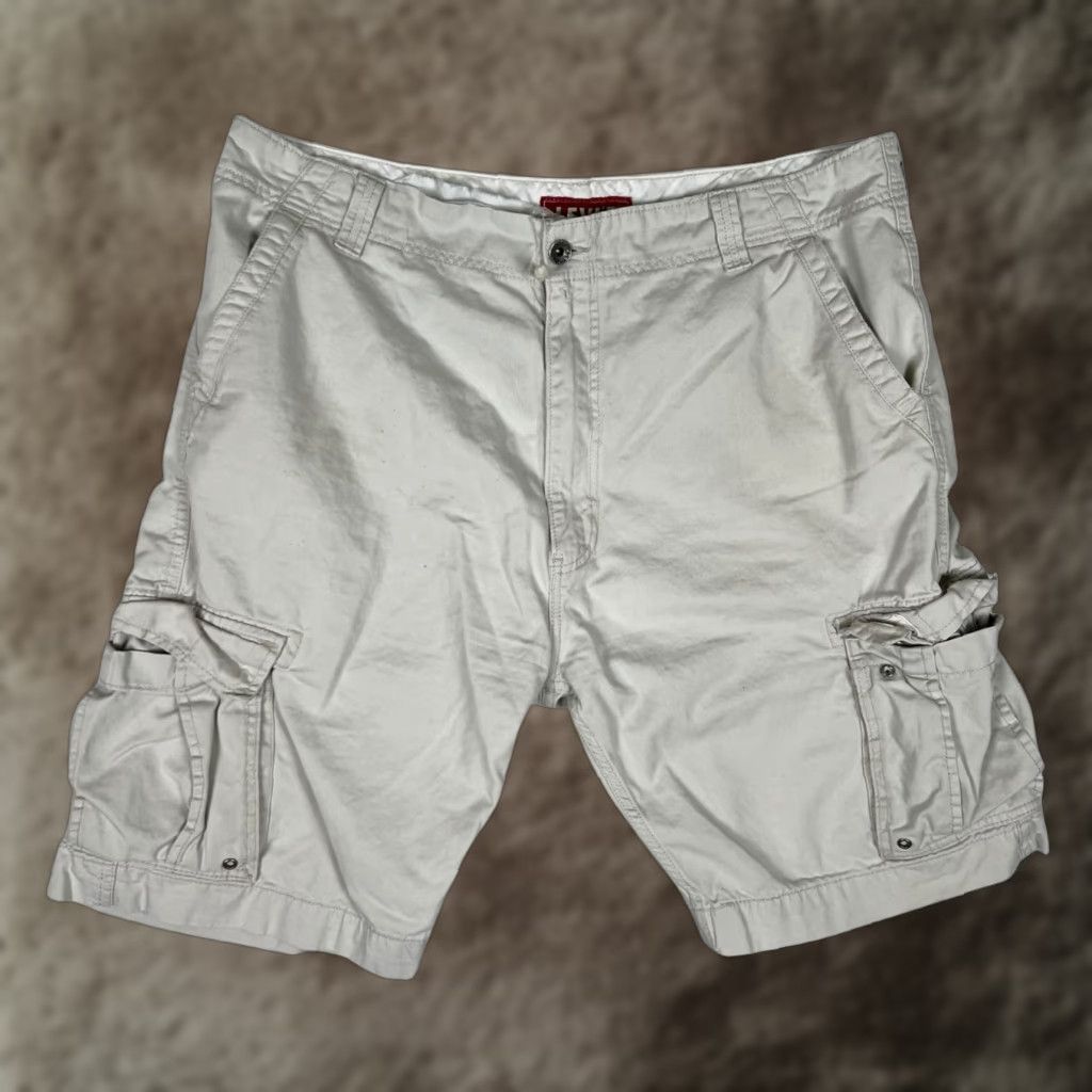 Levi's Levi’s Cargo Shorts Beige 90s Grunge Skater Men 44 Casual Travel Size 44 Inseam 10 in Denim Pattern Solid Reg. Size US 44 / EU 60 - 1 Thumbnail