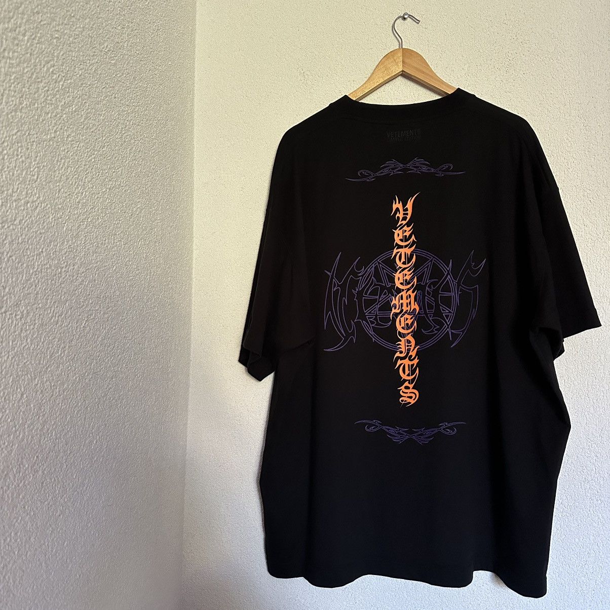 Vitalexistence tシャツvetements