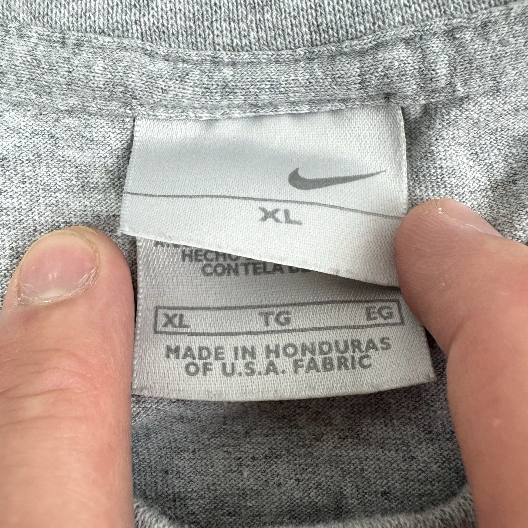 Nike VINTAGE Nike Football Shirt Adult XL Gray Long Sleeve Crew Neck Y2K Sports Mens Size US XL / EU 56 / 4 - 7 Thumbnail