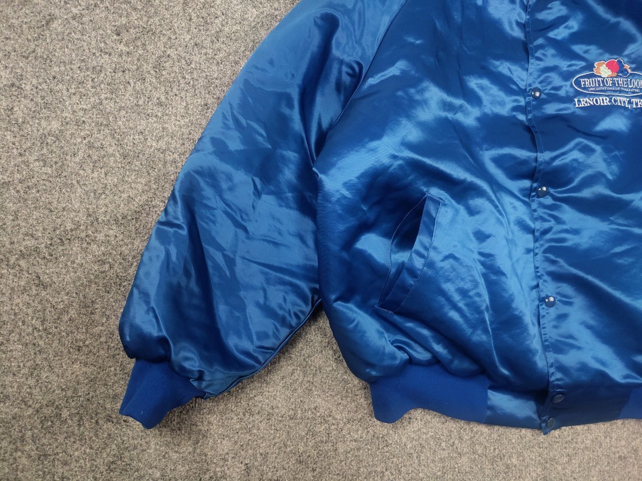 Fruit Of The Loom Vintage 80's Delta Logo Fruit Of The Loom Bomber Jacket Size US XL / EU 56 / 4 - 4 Thumbnail