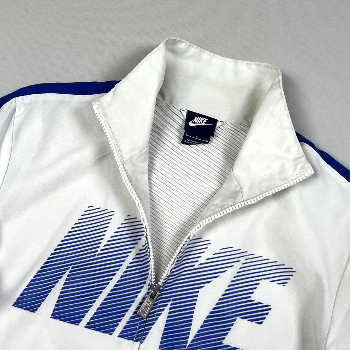 Nike × Vintage Vintage Nike Big Logo Nylon Y2K Zip Track Jacket Size M Size US S / EU 44-46 / 1 - 4 Thumbnail