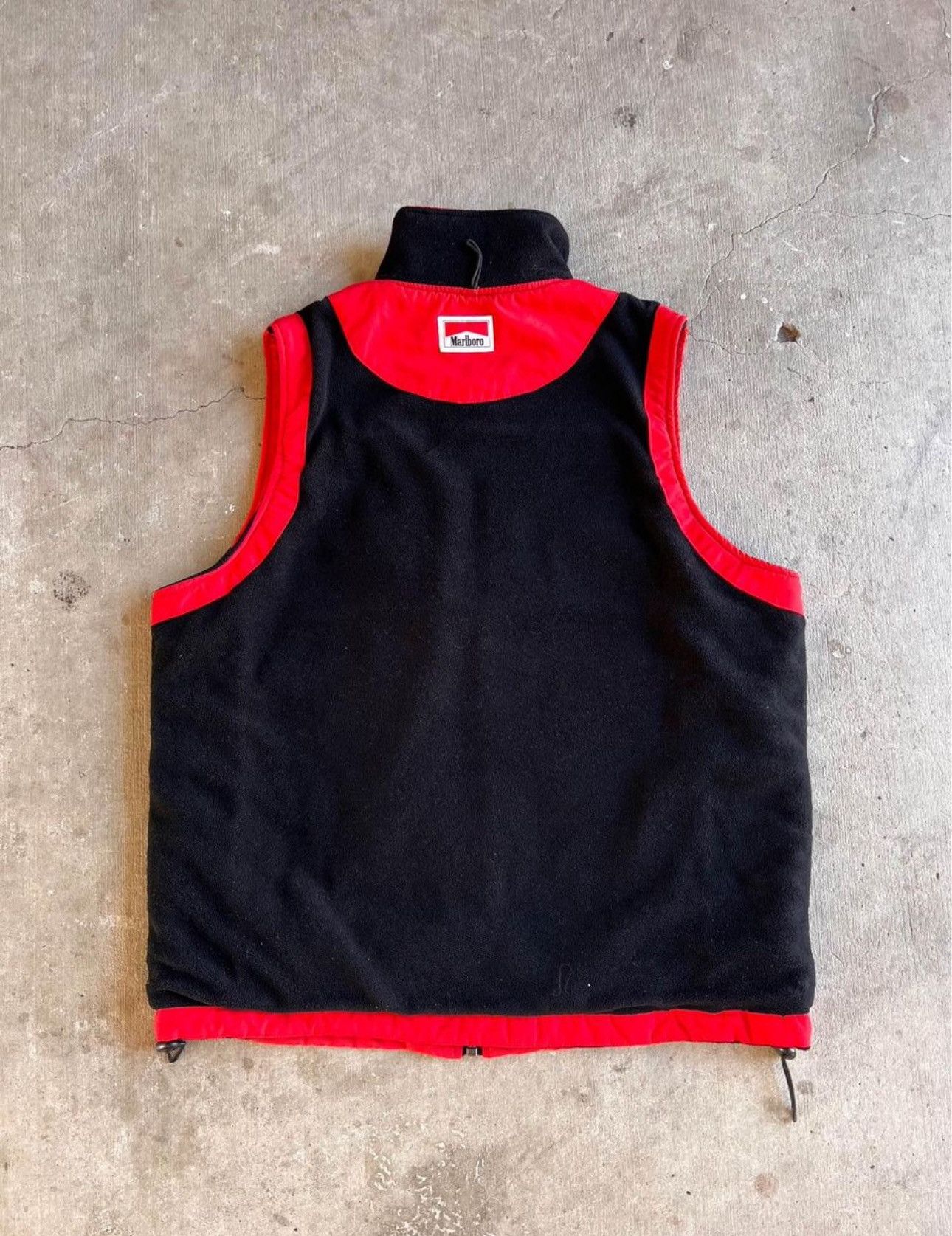 Marlboro × Vintage Vintage Marlboro Reversible Vest Y2K Size US L / EU 52-54 / 3 - 1 Thumbnail