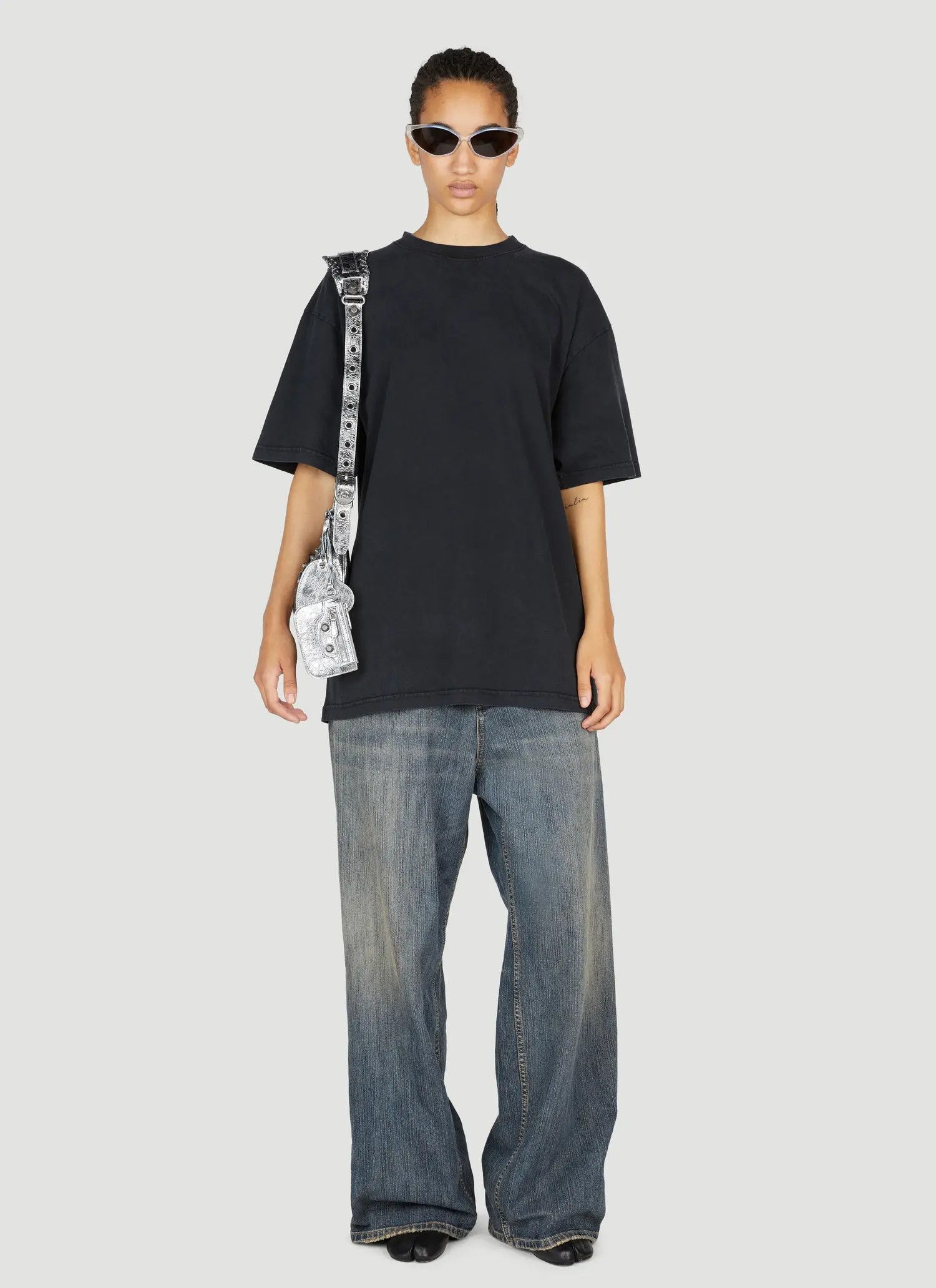 Balenciaga o1la1rc1a0625 Back T-Shirt Large Fit in Black Size XXL / US 16-18 / IT 52-54 - 2 Thumbnail