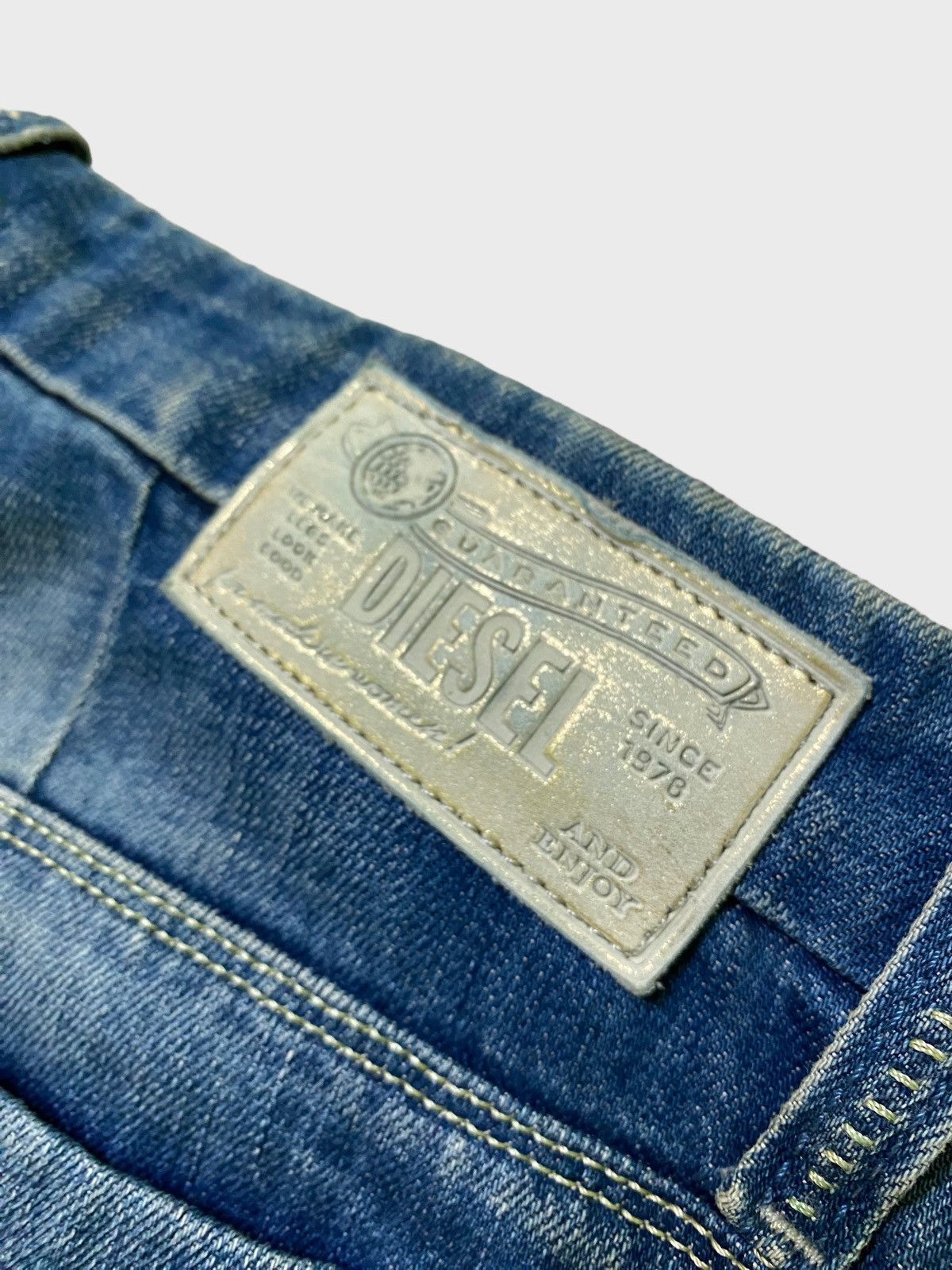 Diesel Flared Balenciaga Style Diesel Washed Wide legs Jeans 90s Size US 27 - 15 Thumbnail