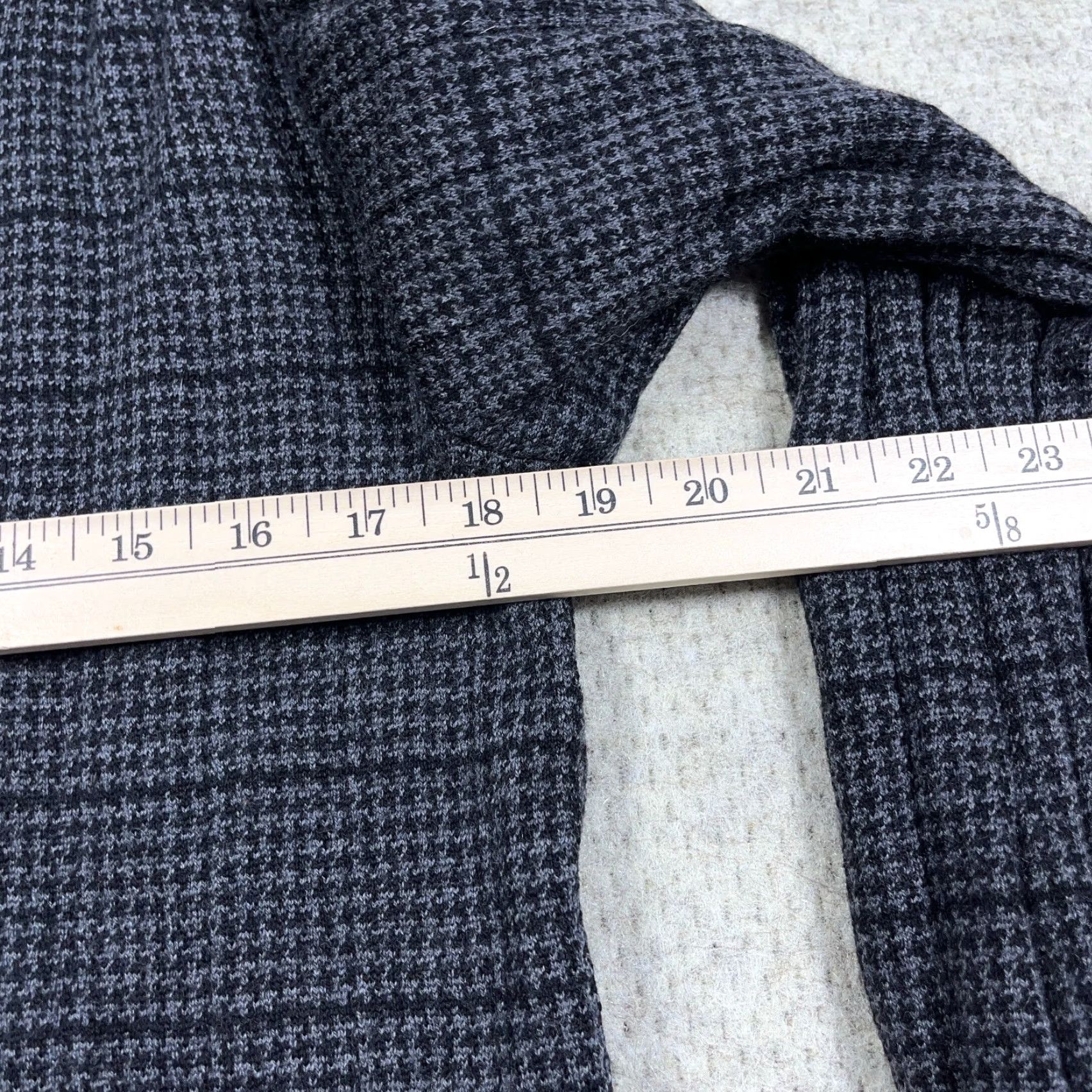 Banana Republic Banana Republic Sweater Men L Black Merino Wool Pullover Houndstooth 1/4 Zip Mock Neck Casual Workwear Knit Pattern: Solid, Preppy, Modern Mens Size US L / EU 52-54 / 3 - 7 Thumbnail
