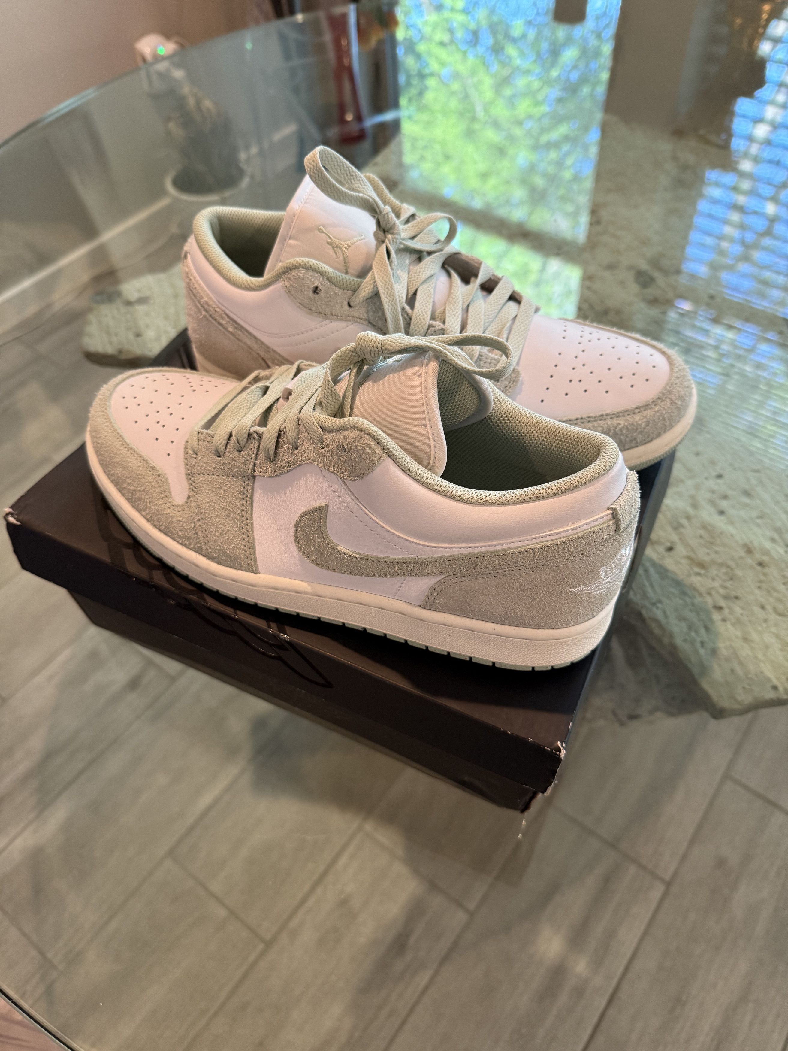 Nike Air Jordan 1 Low SE White/Seafoam Sail Size US 10.5 / EU 43-44 - 1 Thumbnail