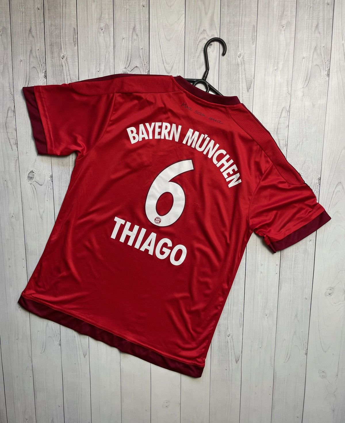 Vintage Vintage Bayern Munich 6 Tiago size M tee Size US M / EU 48-50 / 2 - 1 Thumbnail
