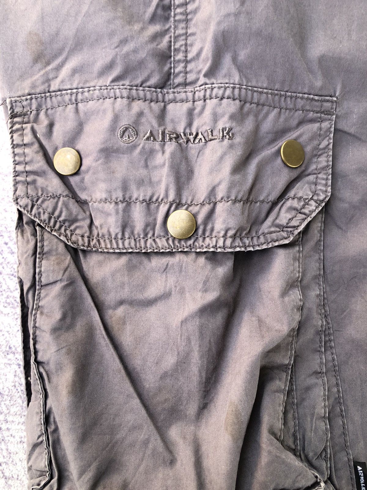 Airwalk Faded Cargo Airwalk Beggie Style With 6 Pocket Pants Size US 33 - 20 Thumbnail