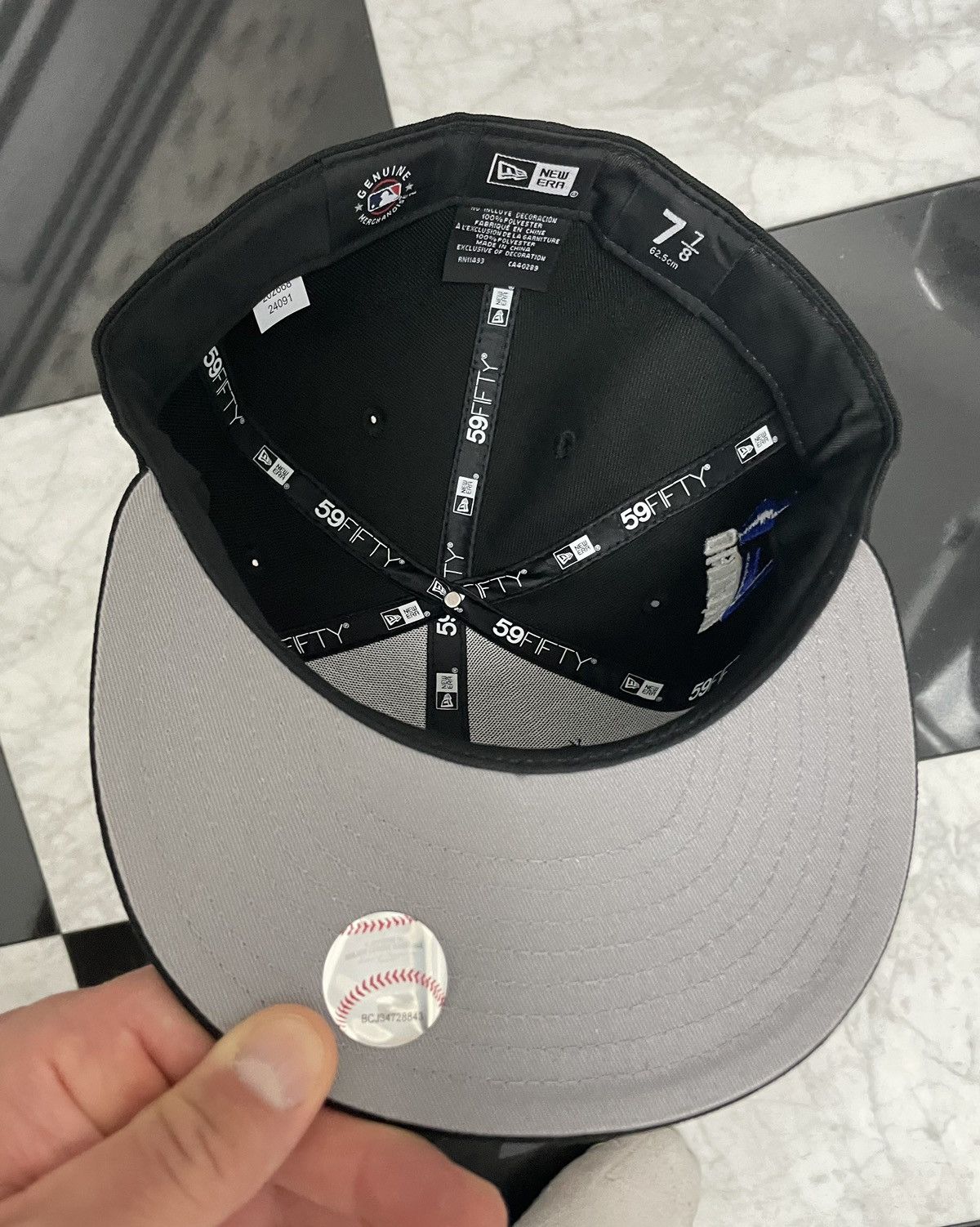 New Era 🔥 Exclusive Ohtani fitted size 7 7/8 Size ONE SIZE - 4 Thumbnail