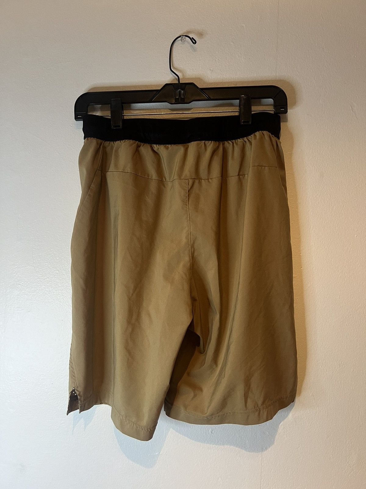 Adidas Adidas Men Size M Axis 22 Woven Shorts Pockets Tan Beige Size US 36 / EU 52 - 4 Thumbnail