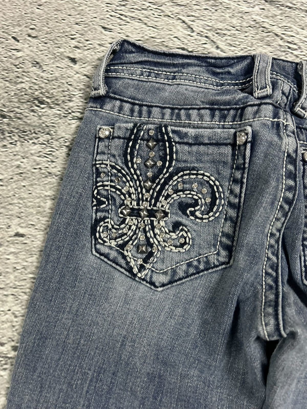 Miss Me Miss Me flared bootcut white stitching denim vintage y2k Size 26" / US 2 / IT 38 - 3 Thumbnail