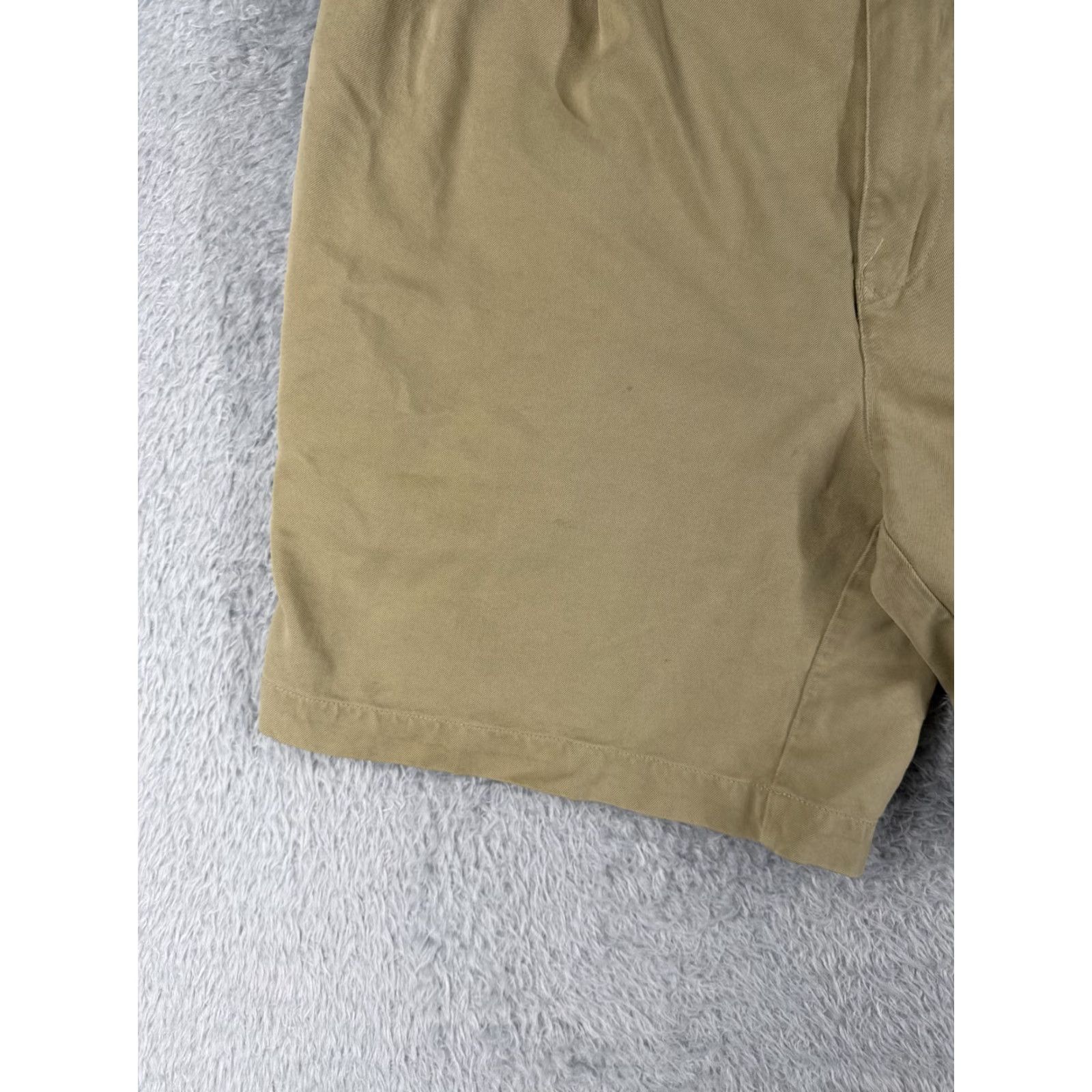 Tommy Bahama VINTAGE Tommy Bahama Shorts Men 34 Beige Silk Pleated Bermuda Beach Resort Casual Ii? Size US 34 / EU 50 - 3 Thumbnail