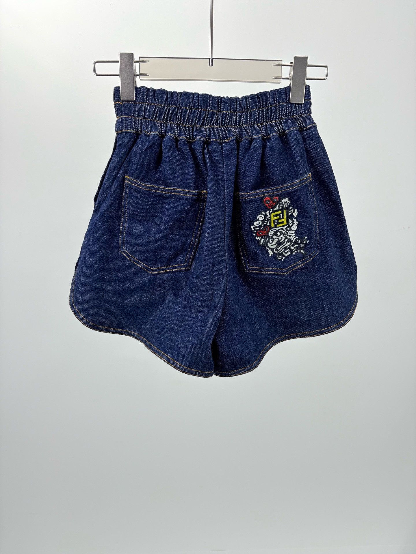 Fendi Fendi Back Pocket Logo Denim Shorts Size 36" / US 14 / IT 50 - 1 Thumbnail