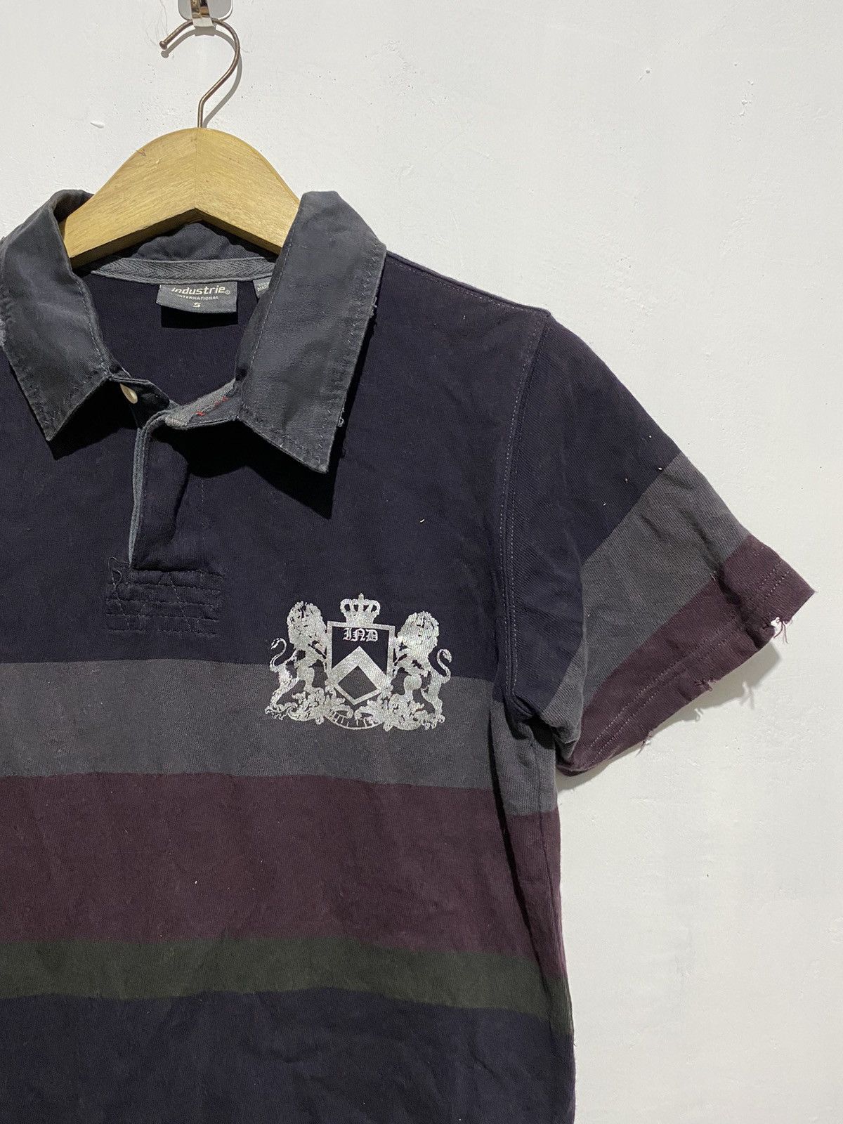 20471120 × Japanese Brand Vintage industrie distressed rugby poloshirts Size US S / EU 44-46 / 1 - 3 Thumbnail