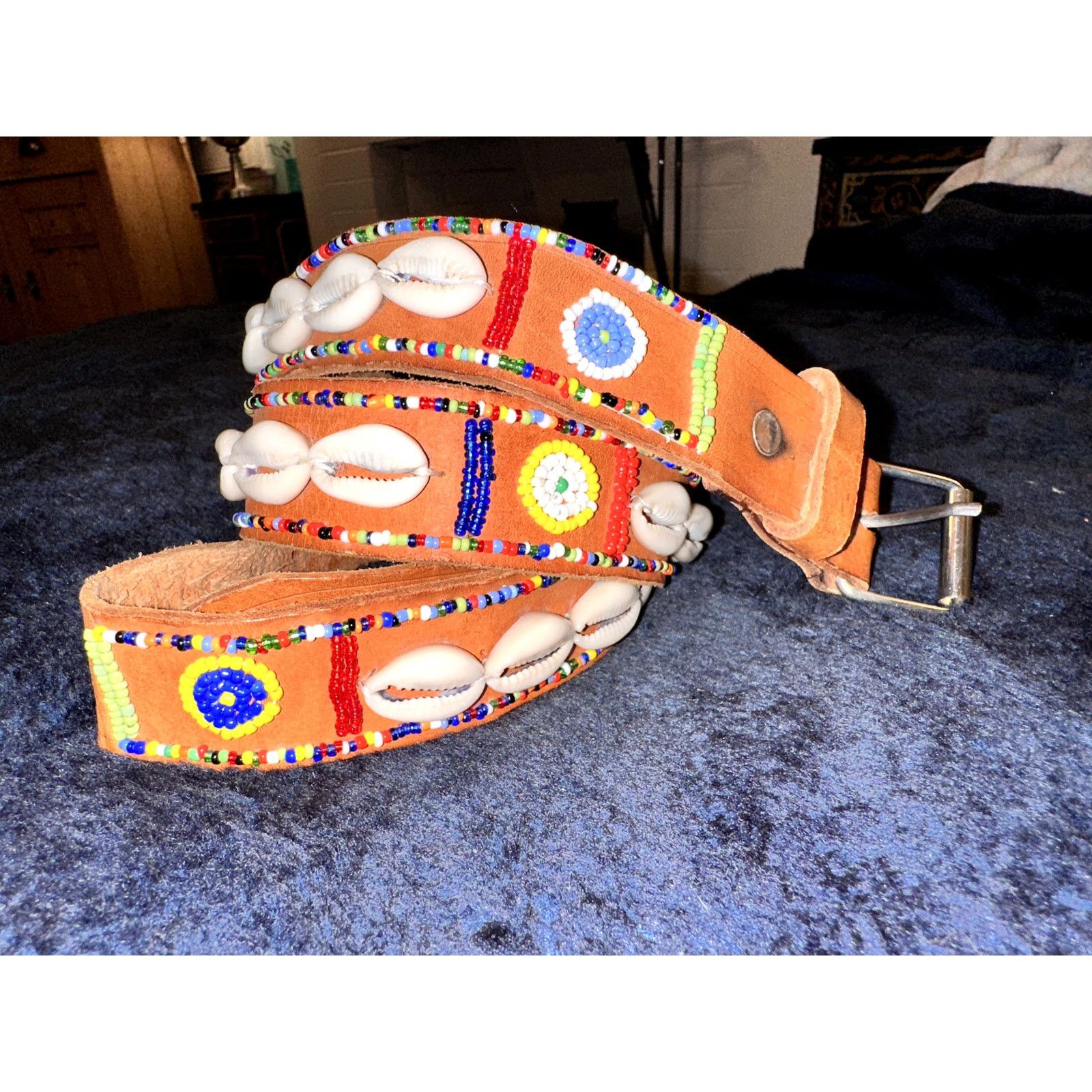 VINTAGE UNISEX BOHO LEATHER BELT STUDDED WITH COWRIE SHELLS & BEADS L NEVER WORN VINTAGE UNISEX BOHO LEATHER BELT COWRIE SHELLS & BEADS L NEW main image 4