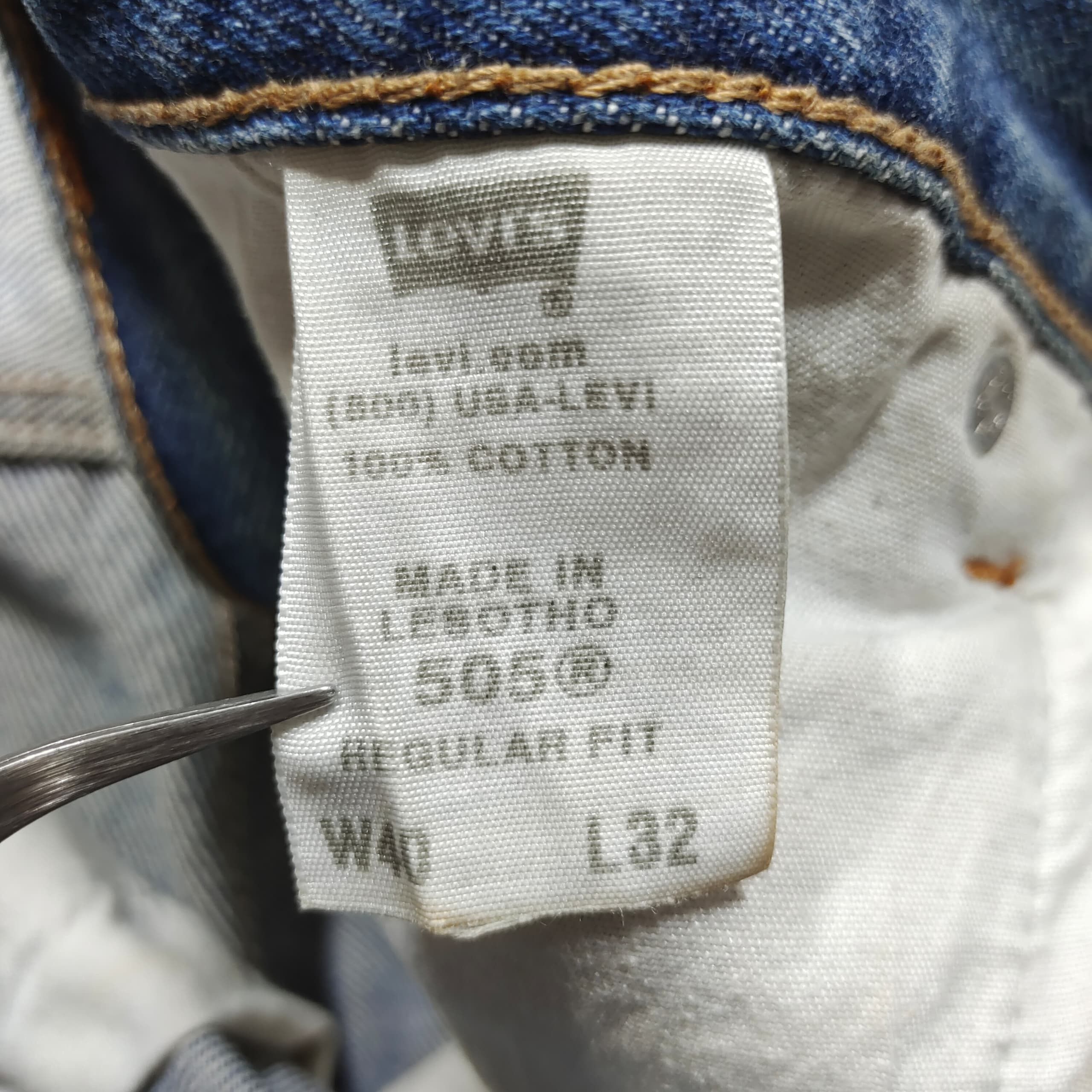 Levi's Vintage Clothing × Vintage DISTRESSED VINTAGE LEVIS 505 REGULAR FIT JEANS Size US 41 - 12 Thumbnail