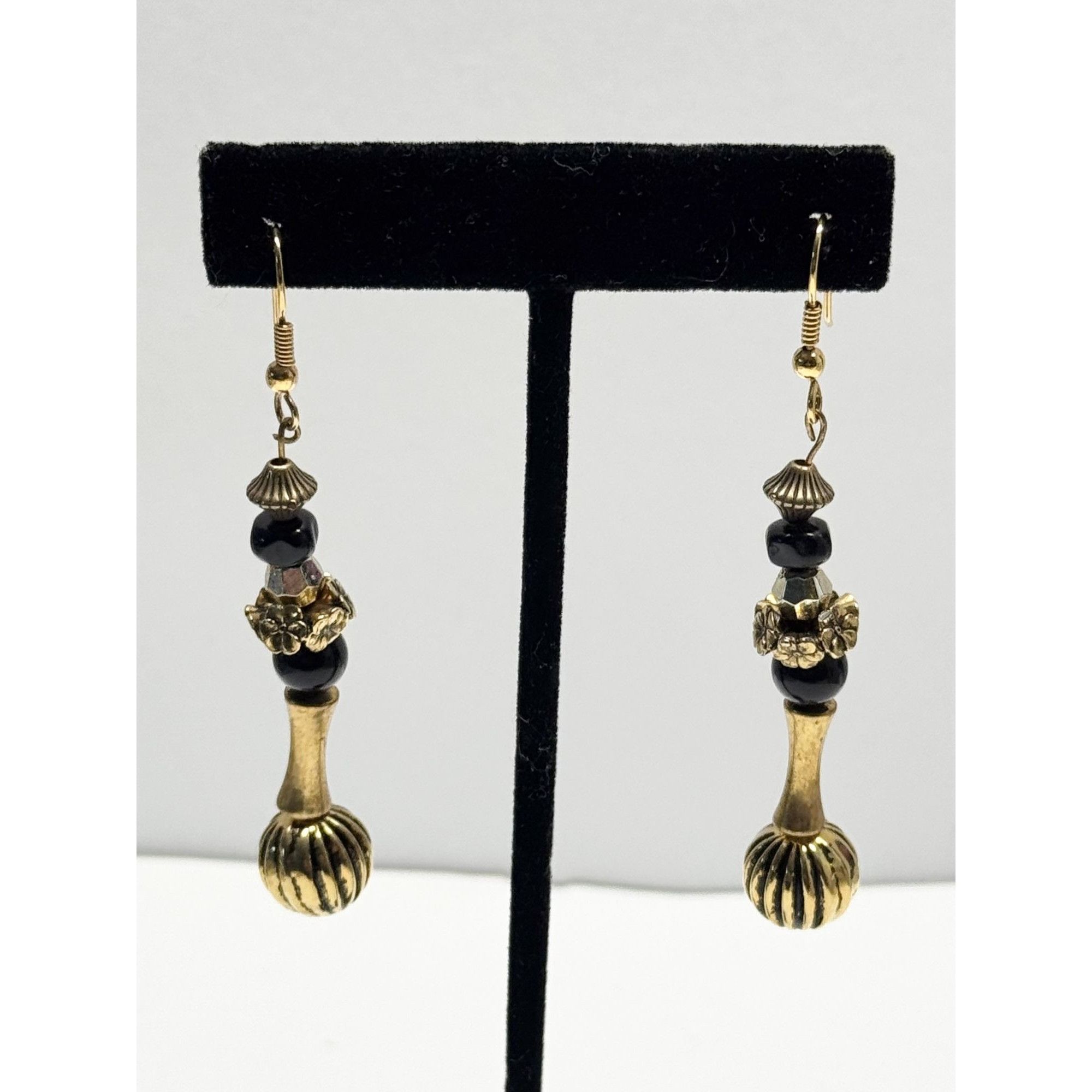 Vintage Vintage black and gold beaded dangle earrings Size ONE SIZE - 1 Thumbnail