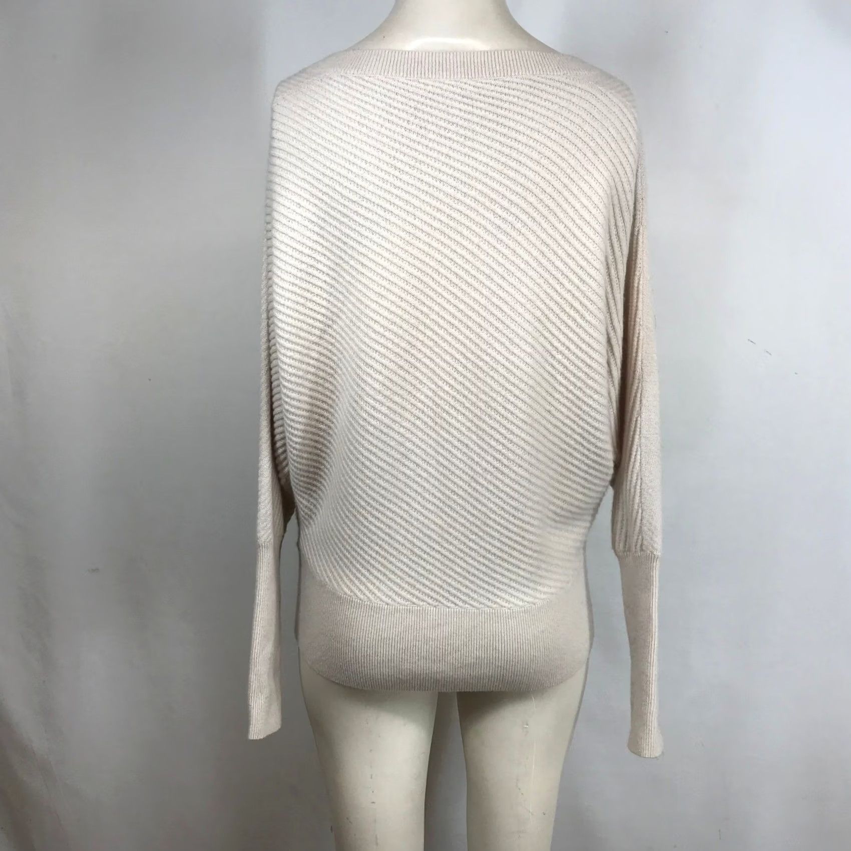 Vintage Garnet Hill Cream 100% Cashmere Diagonal Ribbed Dolman Sleeve Sweater Small Size S / US 4 / IT 40 - 5 Thumbnail