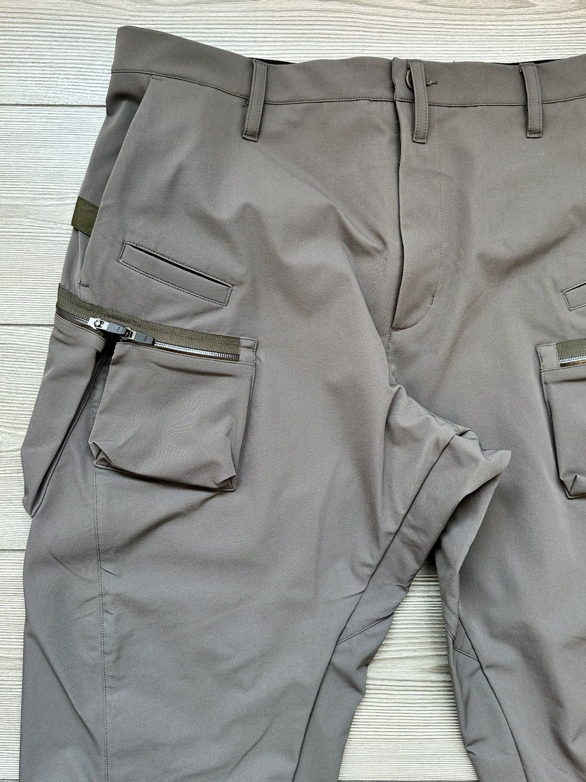 Acronym P41-DS (XL, Gray, 9/10) Size US 36 / EU 52 - 2 Thumbnail