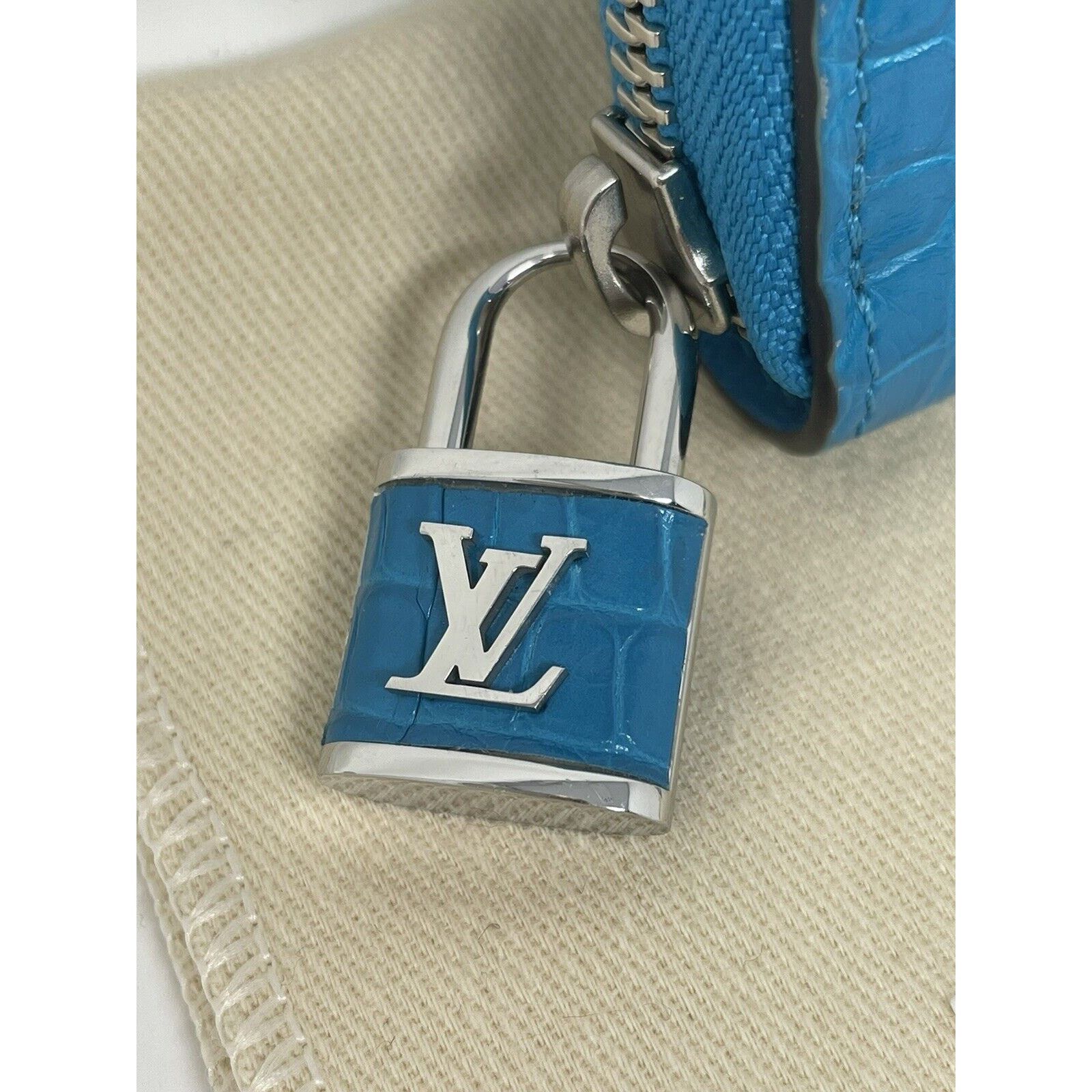 Louis Vuitton Alligator Zippy WalletLock Zipper Pull NEW Retail 7k N98165 Size ONE SIZE - 3 Thumbnail