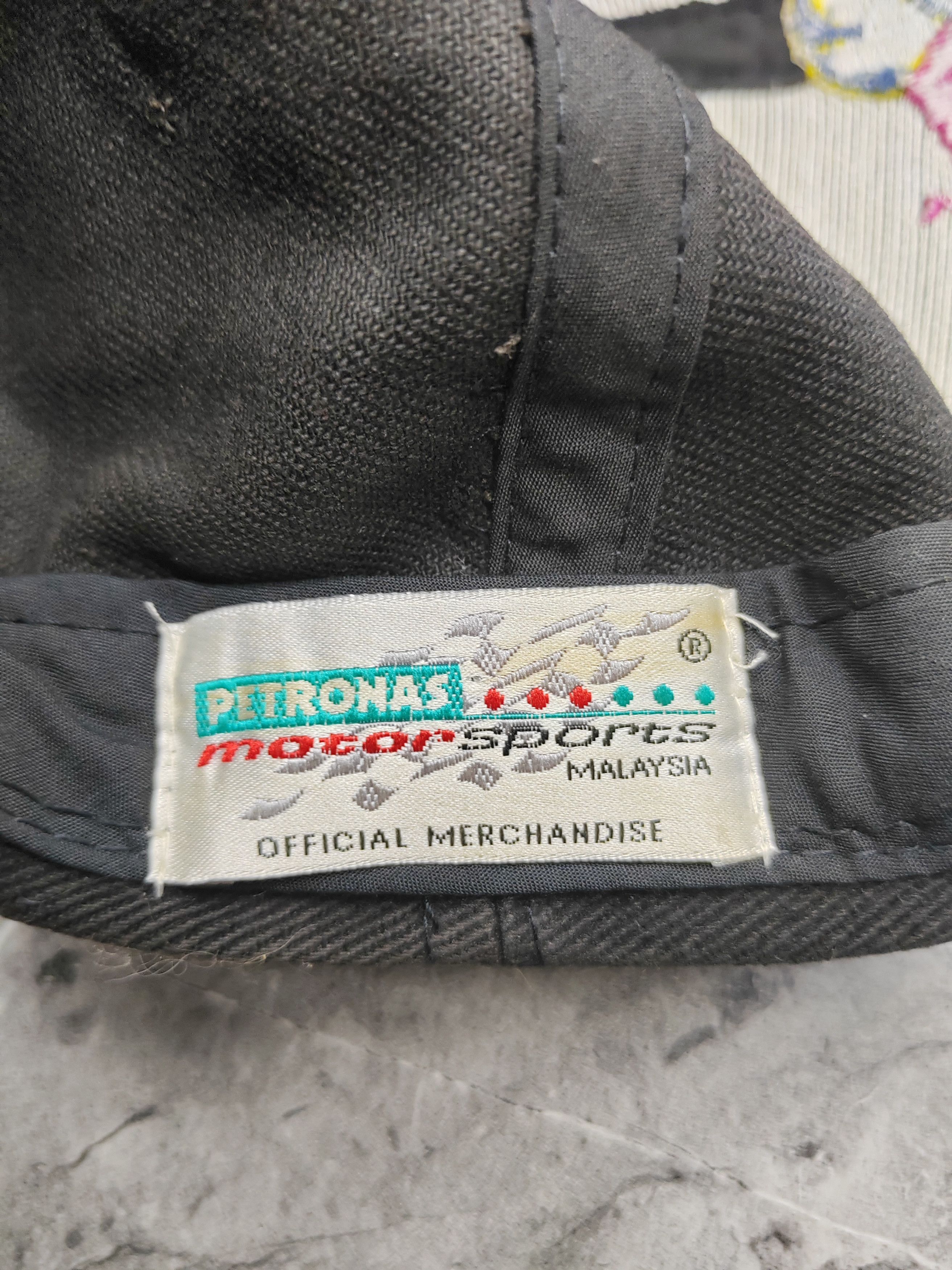 Red Bull Vintage Red Bull Sauber Petronas Formula 1 Cap Hat Size ONE SIZE - 5 Thumbnail
