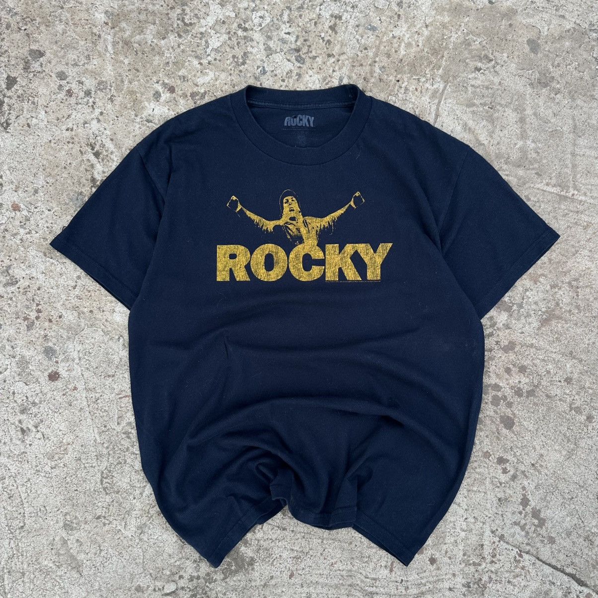 Hypebeast × Japanese Brand Vintage Japanese Style Adult Rocky T-shirts Big Logo 2007 Size US L / EU 52-54 / 3 - 3 Thumbnail