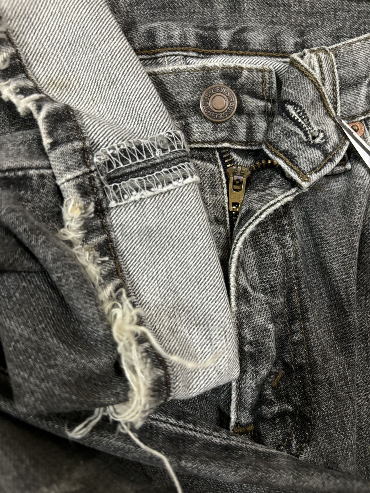 Levi's Vintage 80s Levis 505 Faded Distressed Grunge Jeans 29x27 Size US 29 - 4 Thumbnail