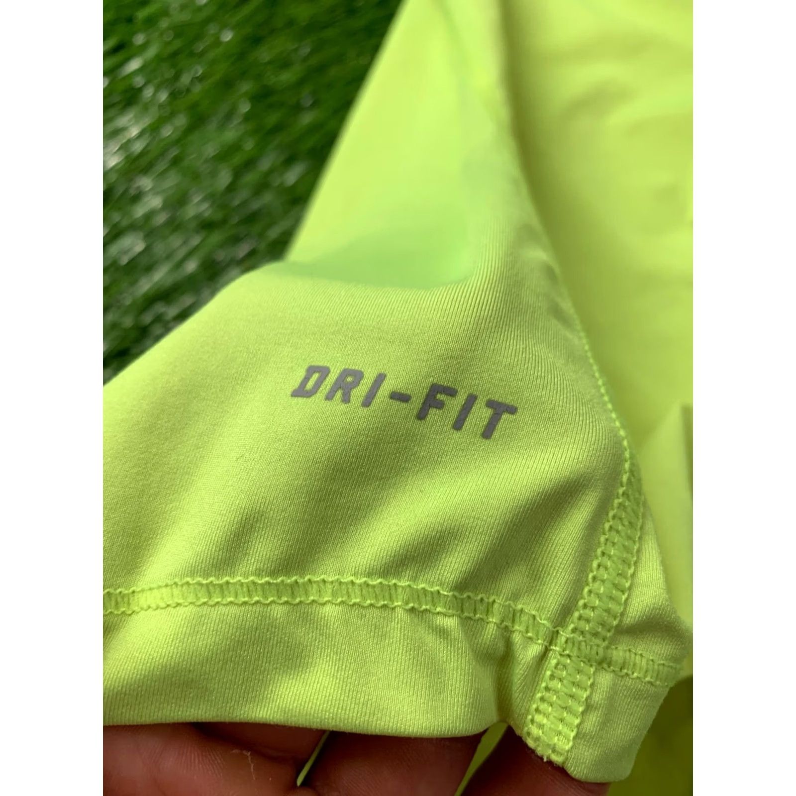 Nike NIKE PRO DRI-FIT 2014 WOMEN COMPRESSION SHIRT JERSEY T-SHIRT TEE ORIGINAL SIZE M Mint Woman Jersey T-Shirt Nike Womens M XS? Size M / US 6-8 / IT 42-44 - 4 Thumbnail