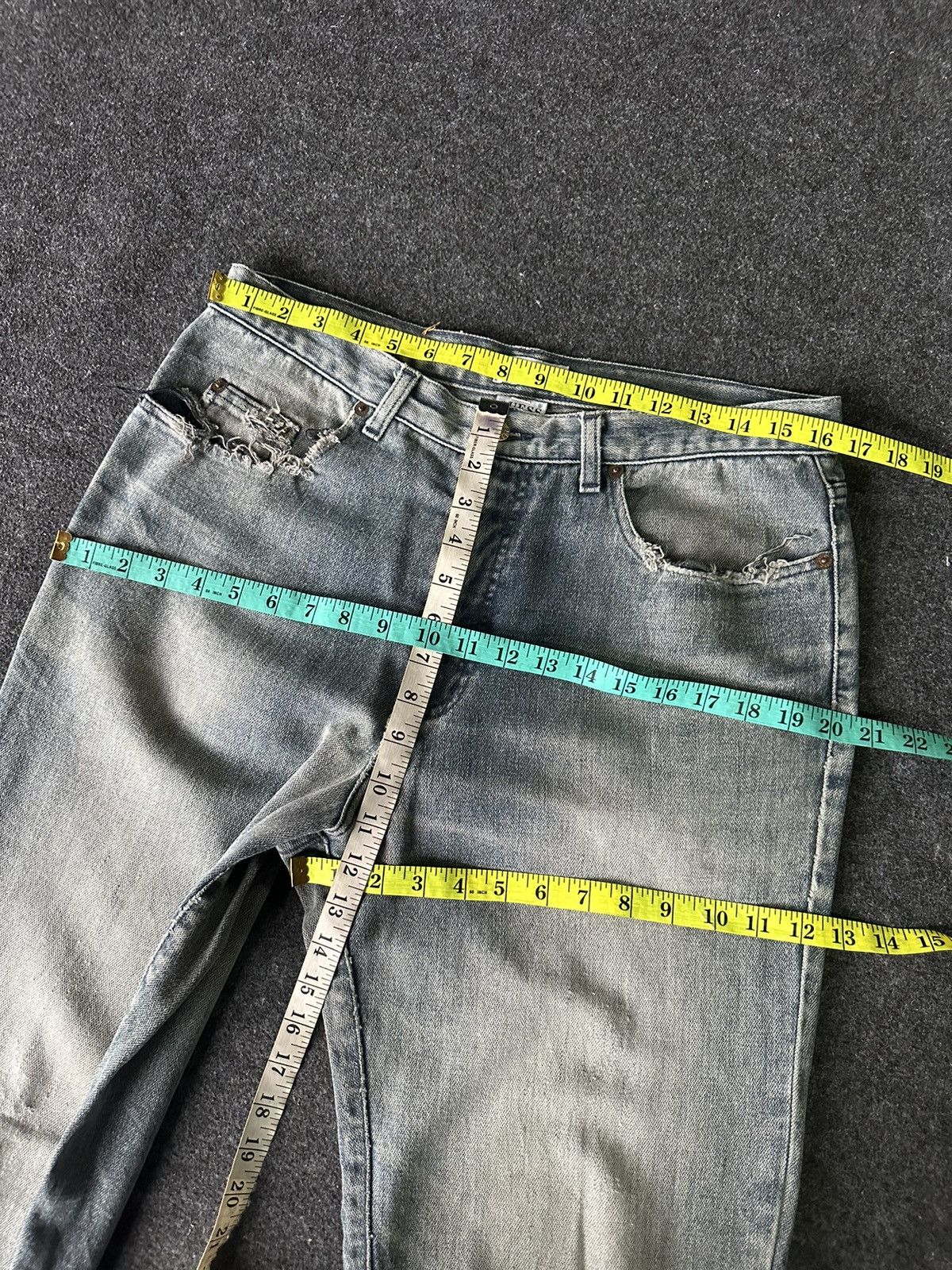 Guess × Vintage Vintage Guess Denia Usa Distressed Denim D227 Size US 33 - 9 Thumbnail