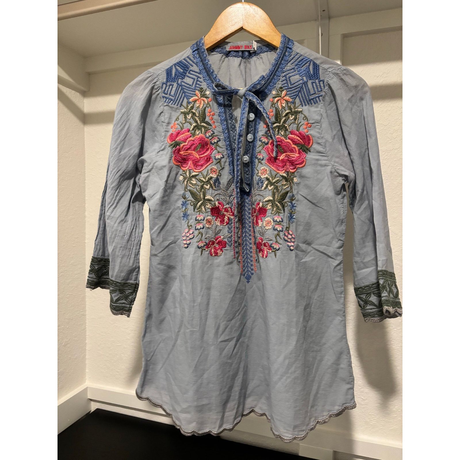 Johnny Was NWOT JOHNNY WAS Embroidered Top Sz S Size S / US 4 / IT 40 - 3 Thumbnail