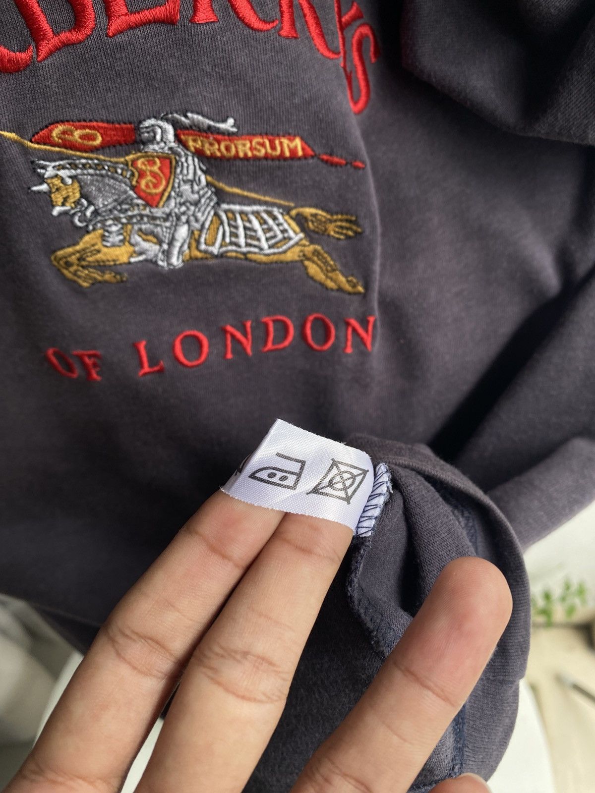 Burberry Vintage Burberry Embroided Logo 90s Tshirt Size US S / EU 44-46 / 1 - 8 Thumbnail