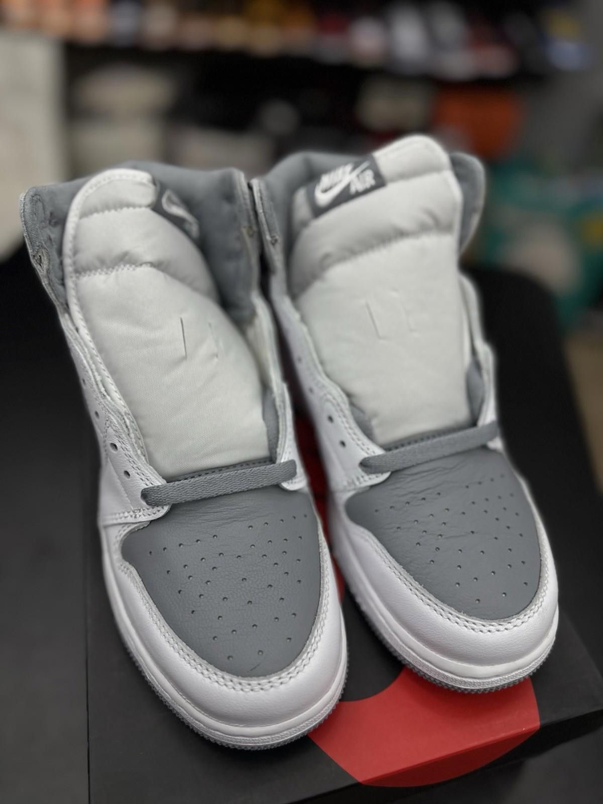 Nike Nike Air Jordan 1 Retro High OG Stealth White - GS 6.5Y/8W Size US 6.5 / EU 39-40 - 5 Thumbnail