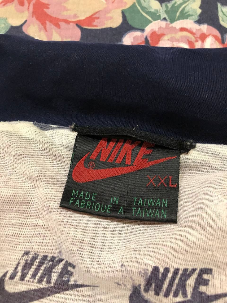 Nike vintage big logo Nike jacket crazy Y2K size XXL Streetwear Size US XXL / EU 58 / 5 - 2 Thumbnail