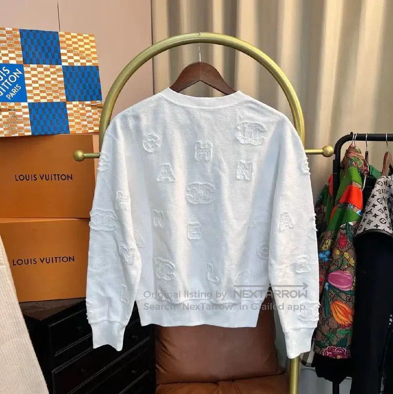 Chanel Chanel White Women's Sweatshirt with Logo Design . Size S / US 4 / IT 40 - 2 Thumbnail